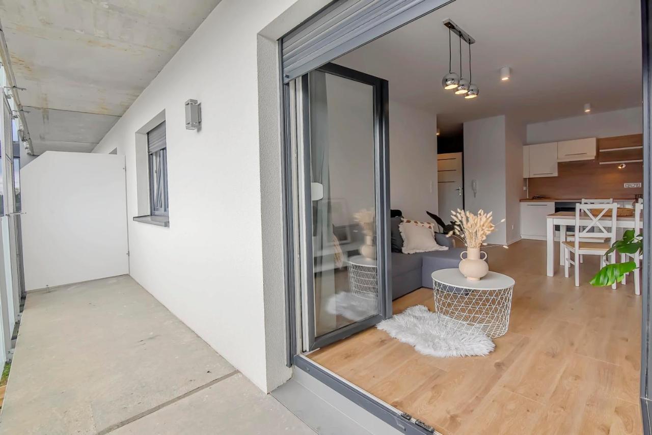 Nova Wozownia Apartment Лешно Екстериор снимка