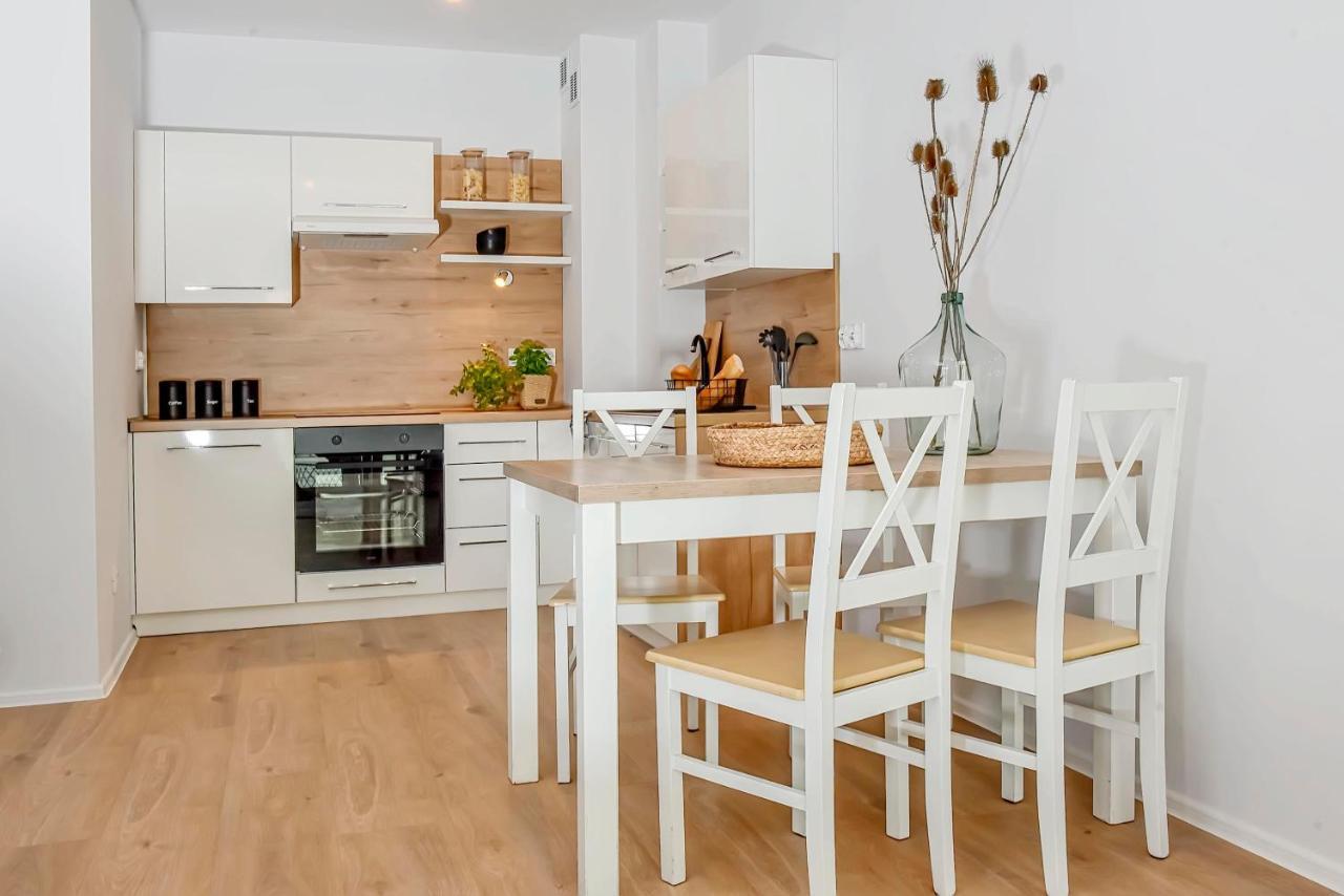 Nova Wozownia Apartment Лешно Екстериор снимка